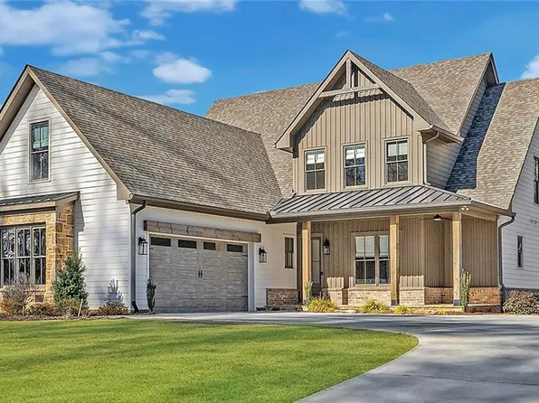 102 Creekview Ln, Canton, GA 30115