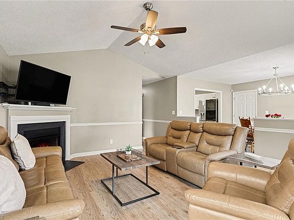 4th image of 323 Jarrett Rd