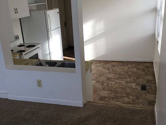 2nd image of 919 Goodhue Blvd APT 2