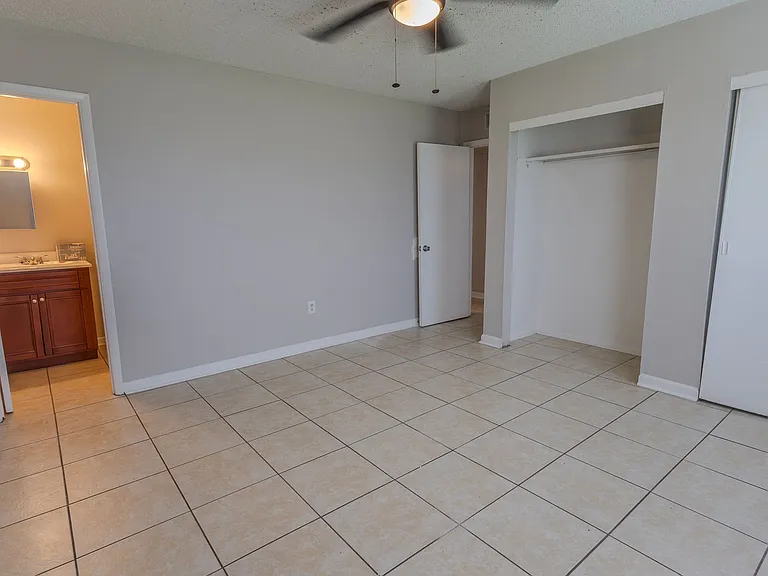 Concord Condominums — Photo 21