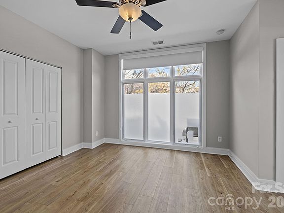 4th image of 1943 Abbott St