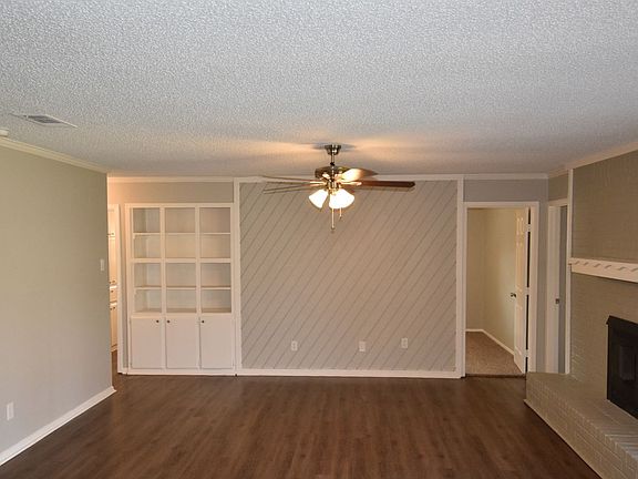 3rd image of 7721 Briarwood Dr