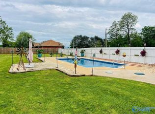 105 Kristen Ln, Hazel Green, AL 35750