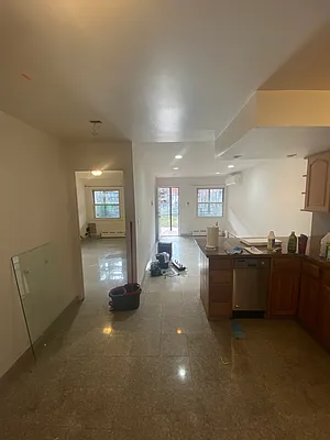 Rented by Bouklis Group | media 18