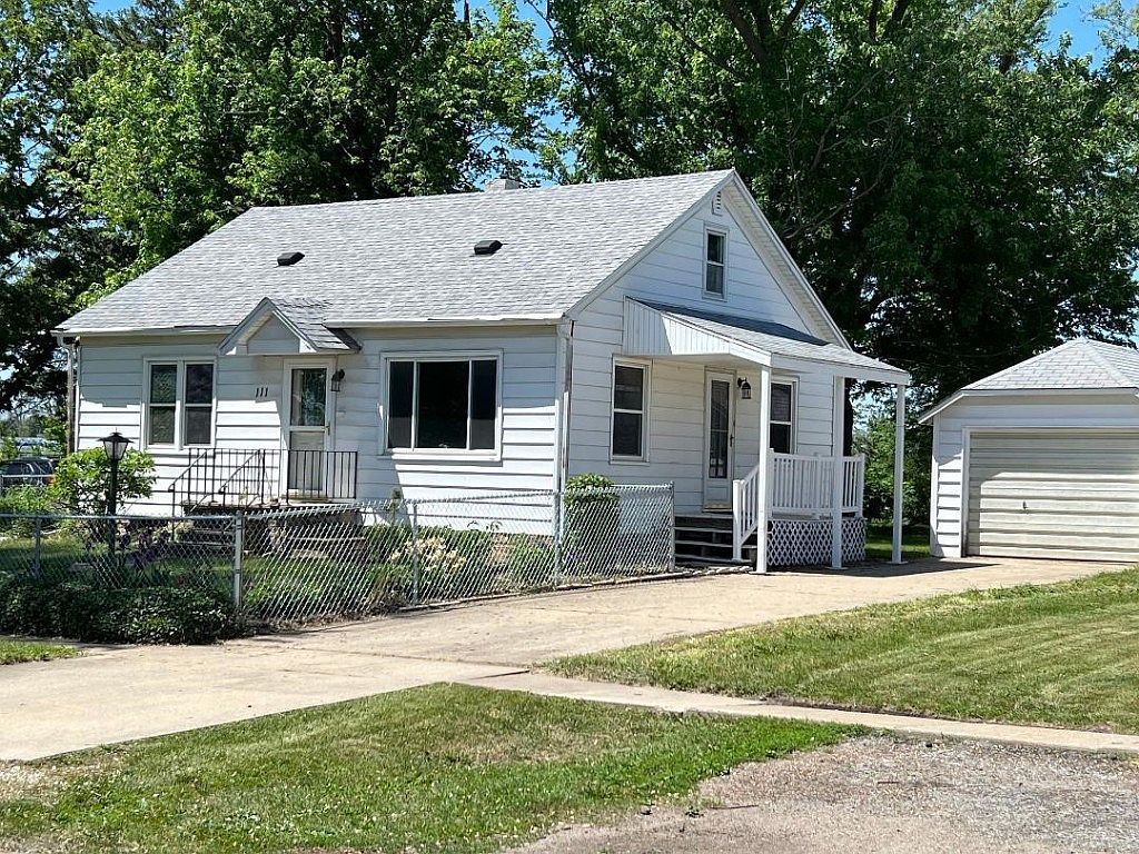 111 Cottage St NW, Shellsburg, IA 52332 Zillow