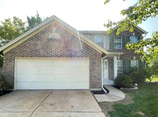 958 Claybend Dr, Ballwin, MO 63011