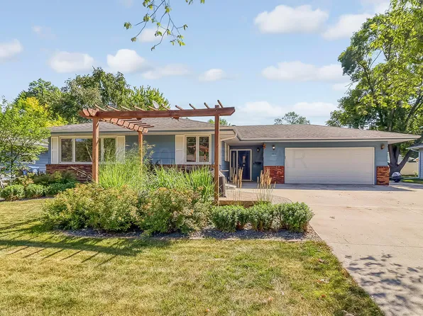 2831 Elm St N, Fargo, ND 58102