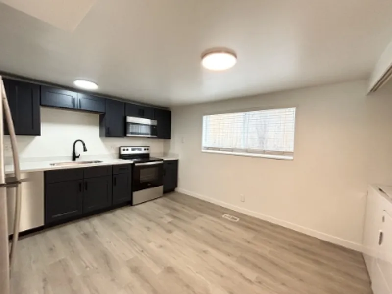 2 bed, 1.0 bath, 1000 sqft, $1,550 — Photo 4