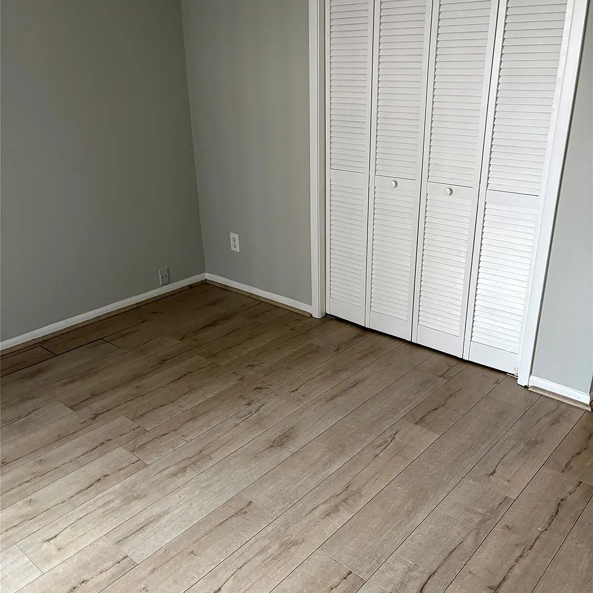 2 bed, 1.0 bath, $1,200 — Photo 3