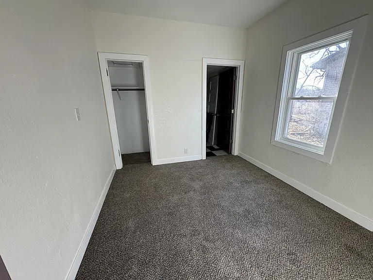 1329 Rowland Ave — Photo 7