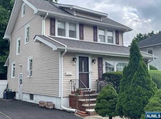303 Pleasant Pl, Teaneck, NJ 07666
