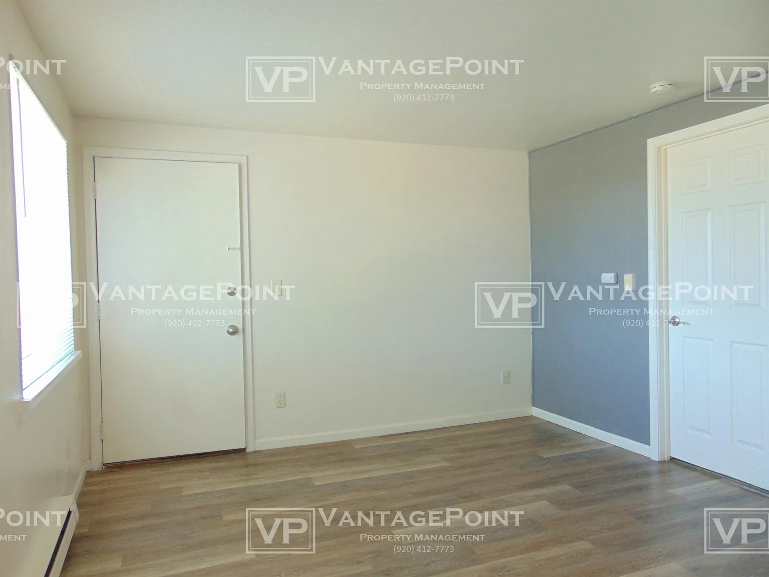 3201 - 3299 West 4th Street - 12 — Photo 2