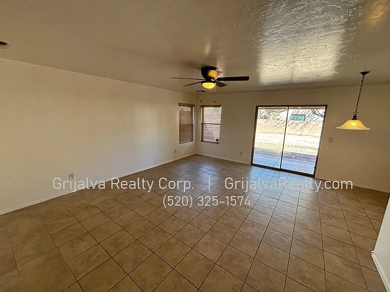 770 W Firehawk Dr — Photo 3