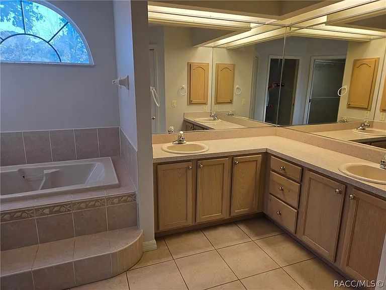 14 Hollyhock Ct — Photo 10