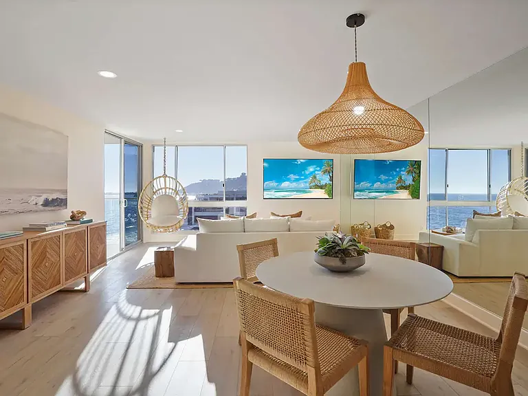 Elegant dining with ocean views_sit back and make every meal special.
