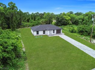 206 Pembroke St, Lehigh Acres, FL 33974