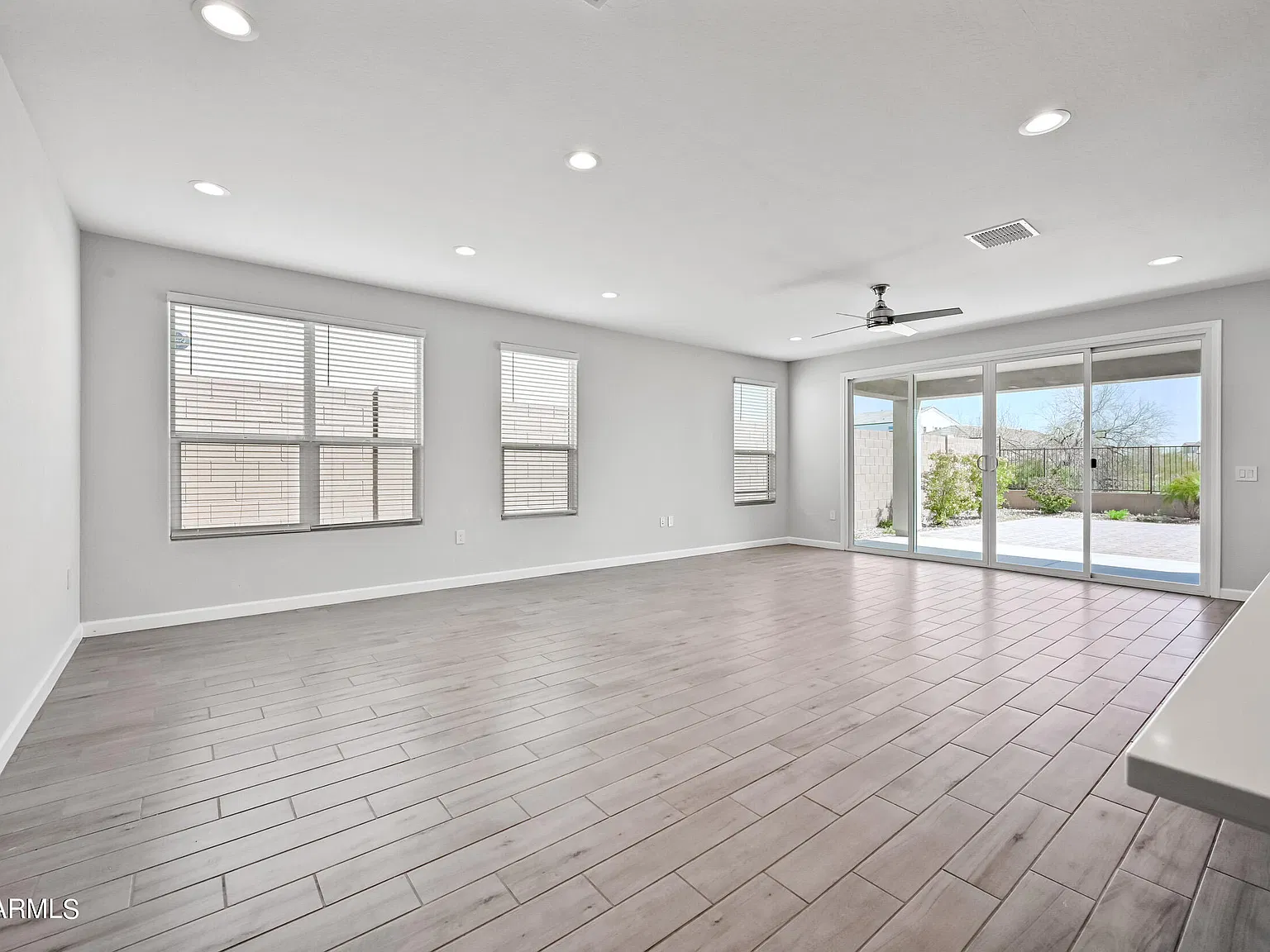 5 bed, 3.0 bath, 1999 sqft, $3,195 — Photo 4