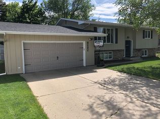 1219 18 1/2 Ave SW, Minot, ND 58701