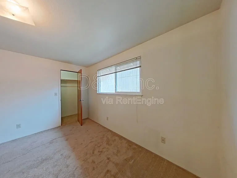 108 NE Conifer Blvd #3 — Photo 8