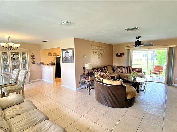 5th image of 1302 SE 23rd Ter