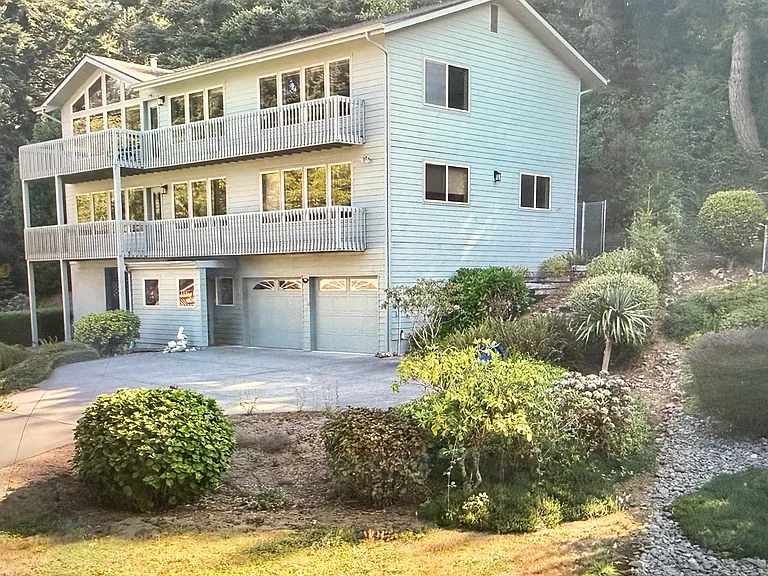 17455 Deer Park Dr — Photo 2