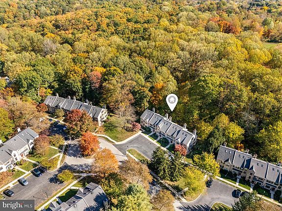 3rd image of 1492 Conifer Dr