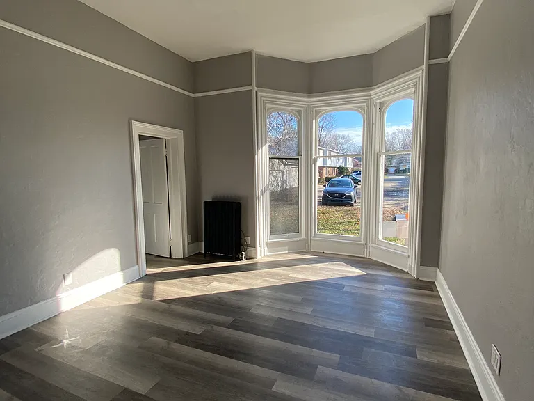 318 Mentor Ave #2 — Photo 8