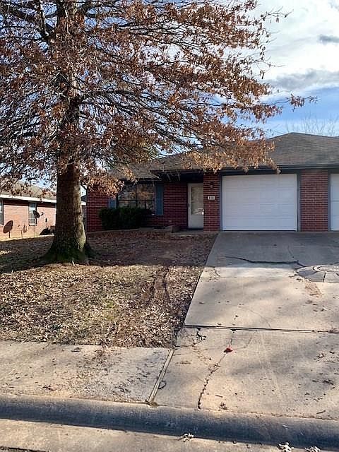 1st image of 808 & 810 E Eastview Dr