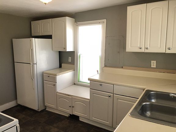2nd image of 236 Park Ave