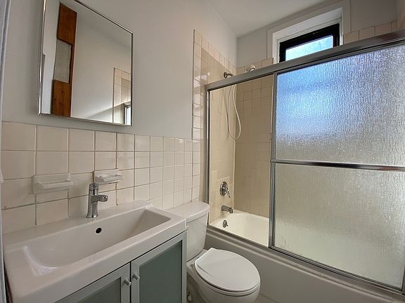 4th image of 230 E 83rd St APT 4RW