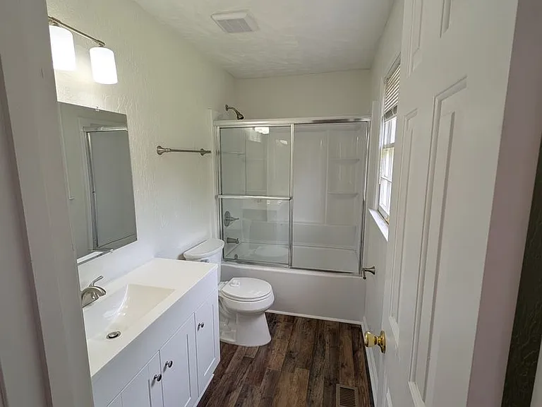 1060 Sandy Springs Rd NW — Photo 26