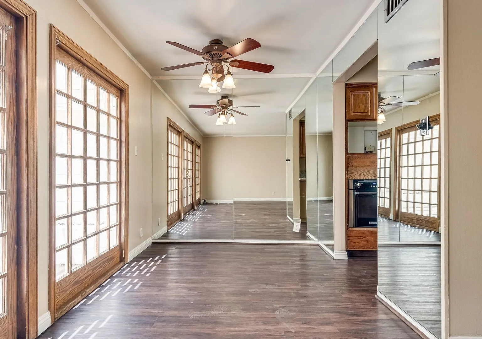 Townhome featuring a vintage floor plan — Photo 3