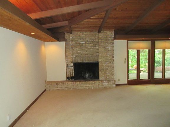 2nd image of 413 Fairmont Dr