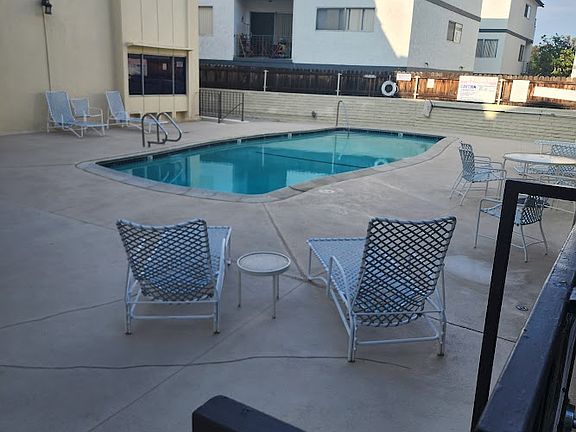 5th image of 5674 Windsor Way Unit 208