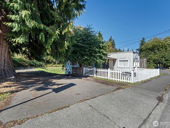 2nd image of 18502 18510 76th Avenue W
