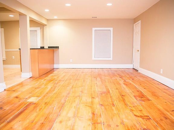 3rd image of 9 Lincoln Ct #2