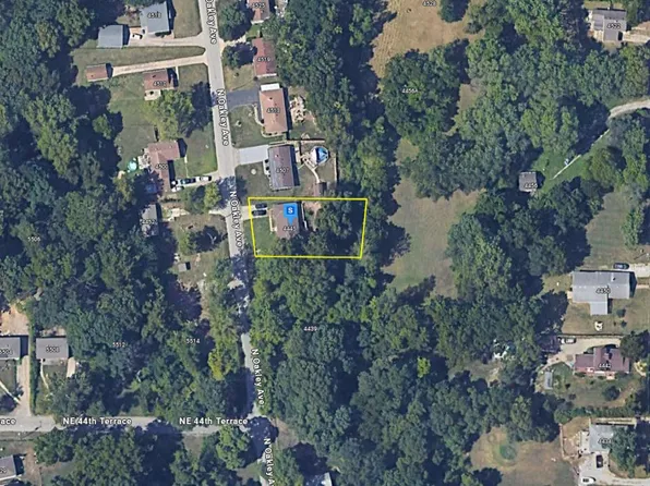 4445 N Oakley Ave, Kansas City, MO 64117