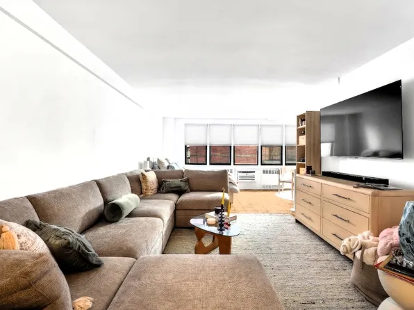 241 East 76th Street image 1 of 9