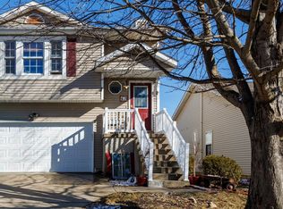 67 Oak Park Rd, Bloomington, IL 61701