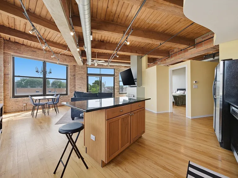2310 S Canal St #201 — Photo 10