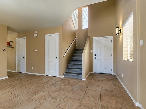 3rd image of 9516 Cerro Largo Pl NW