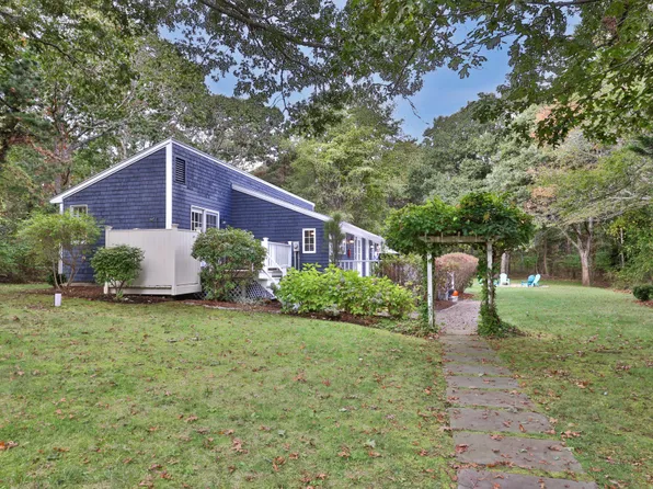 112 3rd St N, Edgartown, MA 02539