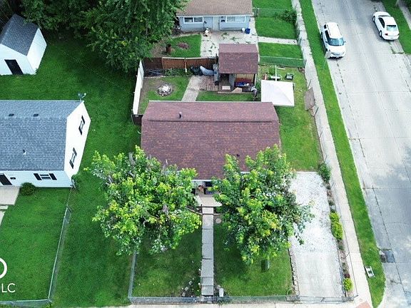 3rd image of 2345 Saint Peter St
