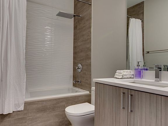 3rd image of 126 S Oakley Blvd #3-W