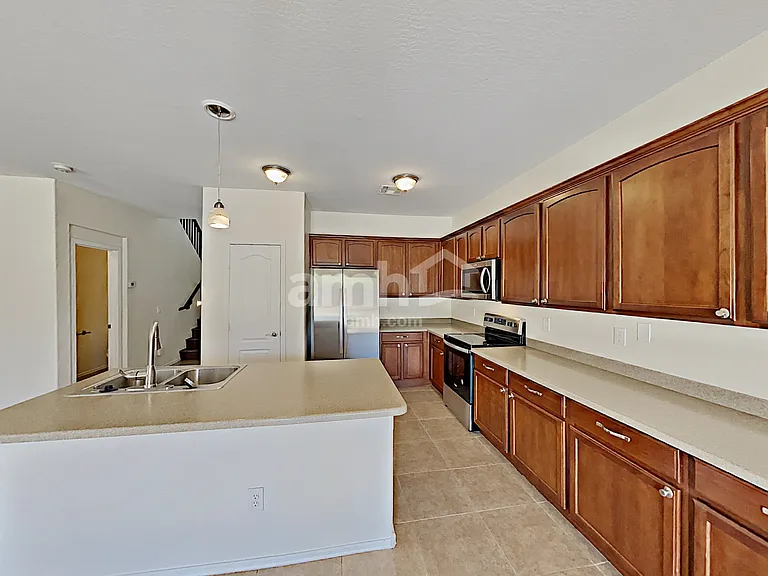 276 S 165th Dr — Photo 4