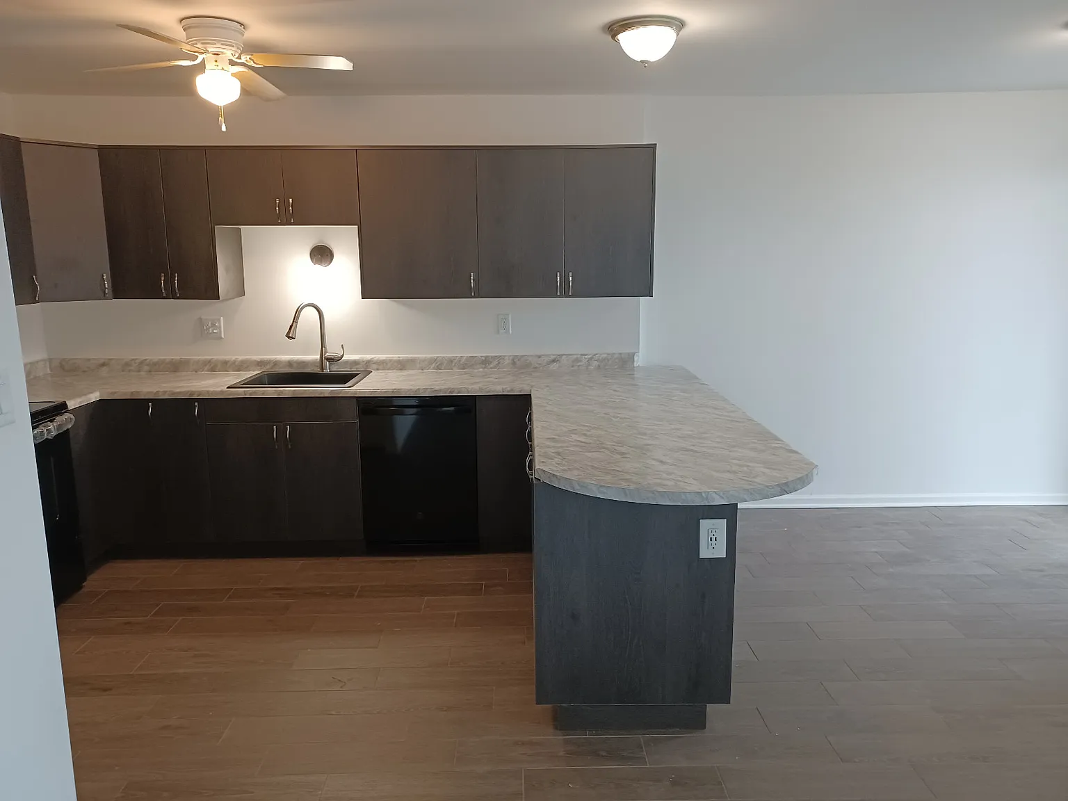 E Carriageway Dr, Hazel Crest — Photo 2
