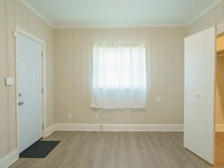 808 11th Ave — Photo 17