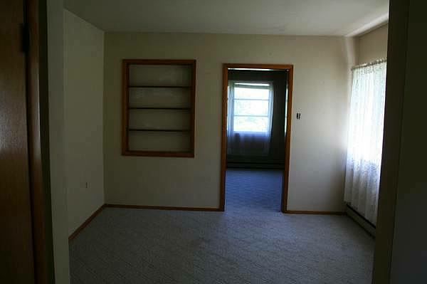 2nd image of 934 William St
