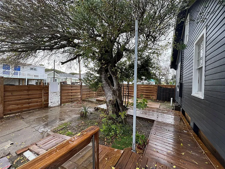 1328 Ursuline St — Photo 37