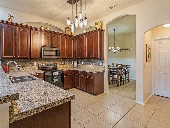 3rd image of 172 Corral Cir